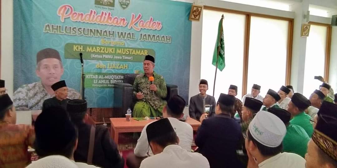 KH Marzuki Mustamar dan kegiatan di PWNU Jawa Timur. (Foto: nu for ngopibareng.id)
