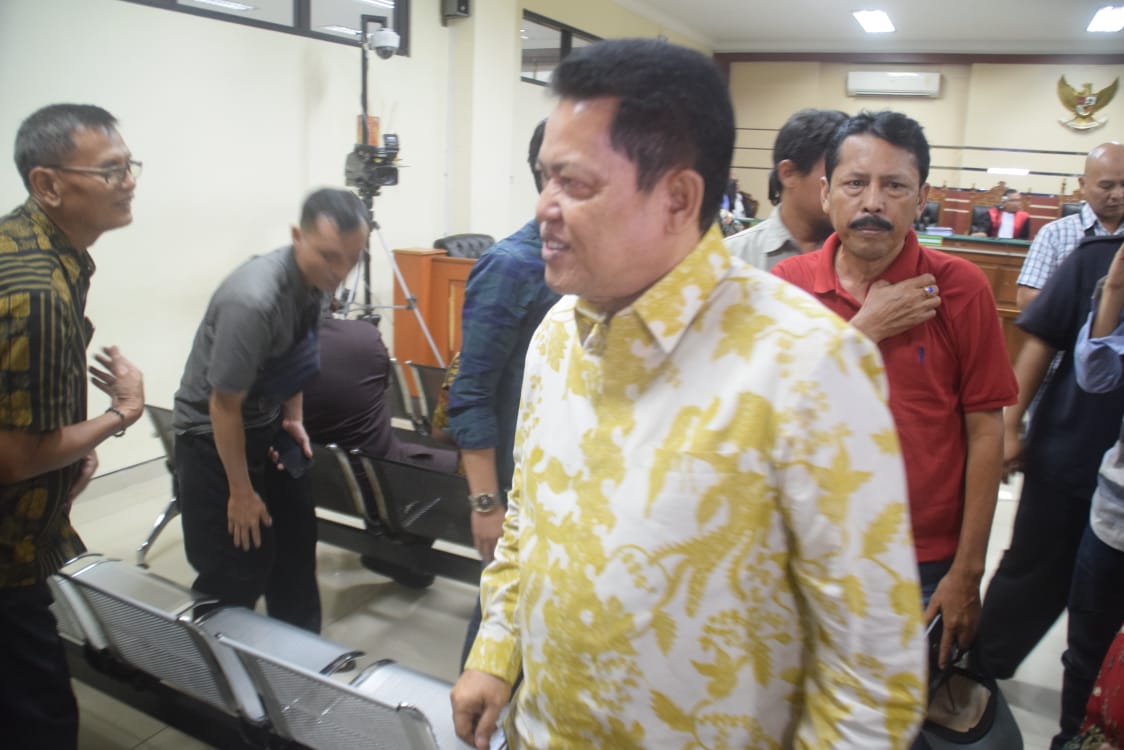 Wali Kota Pasuruan Non Aktif, Setiyono, di Pengadilan Negeri Tipikor, Surabaya, Senin 13 Mei 2019. (Foto: Farid/ngopibareng.id) 