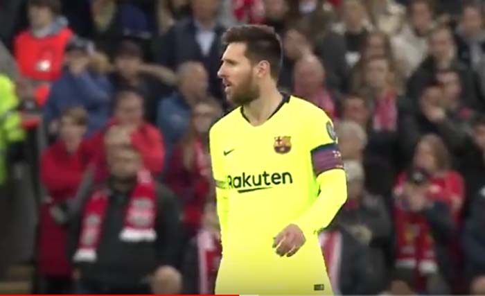 Pemain Barcelona, Lionel Messi yang bukan seperti layaknya pemain bintang pada saat melawan Liverpool di Stadion Anfield 2 Mei lalu. (Foto:Youtube)