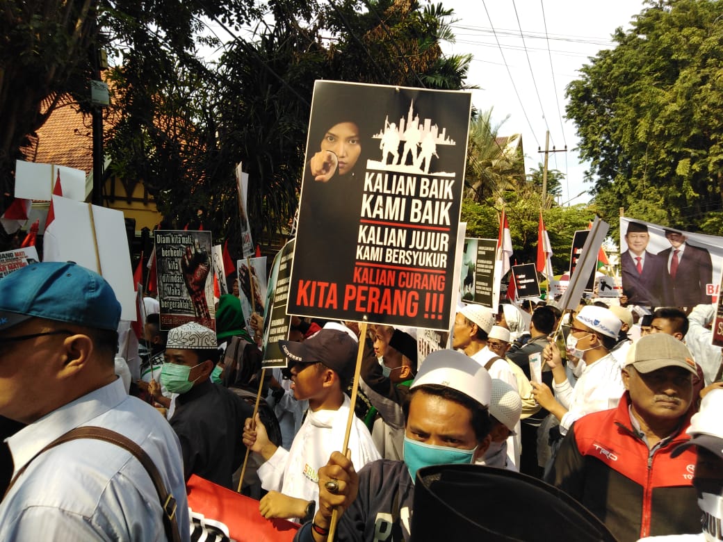 Ribuan massa asal Jawa Timur siap berangkat ke Jakarta untuk aksi di depan Kantor Bawaslu RI. (Foto: Farid/ngopibareng.id)