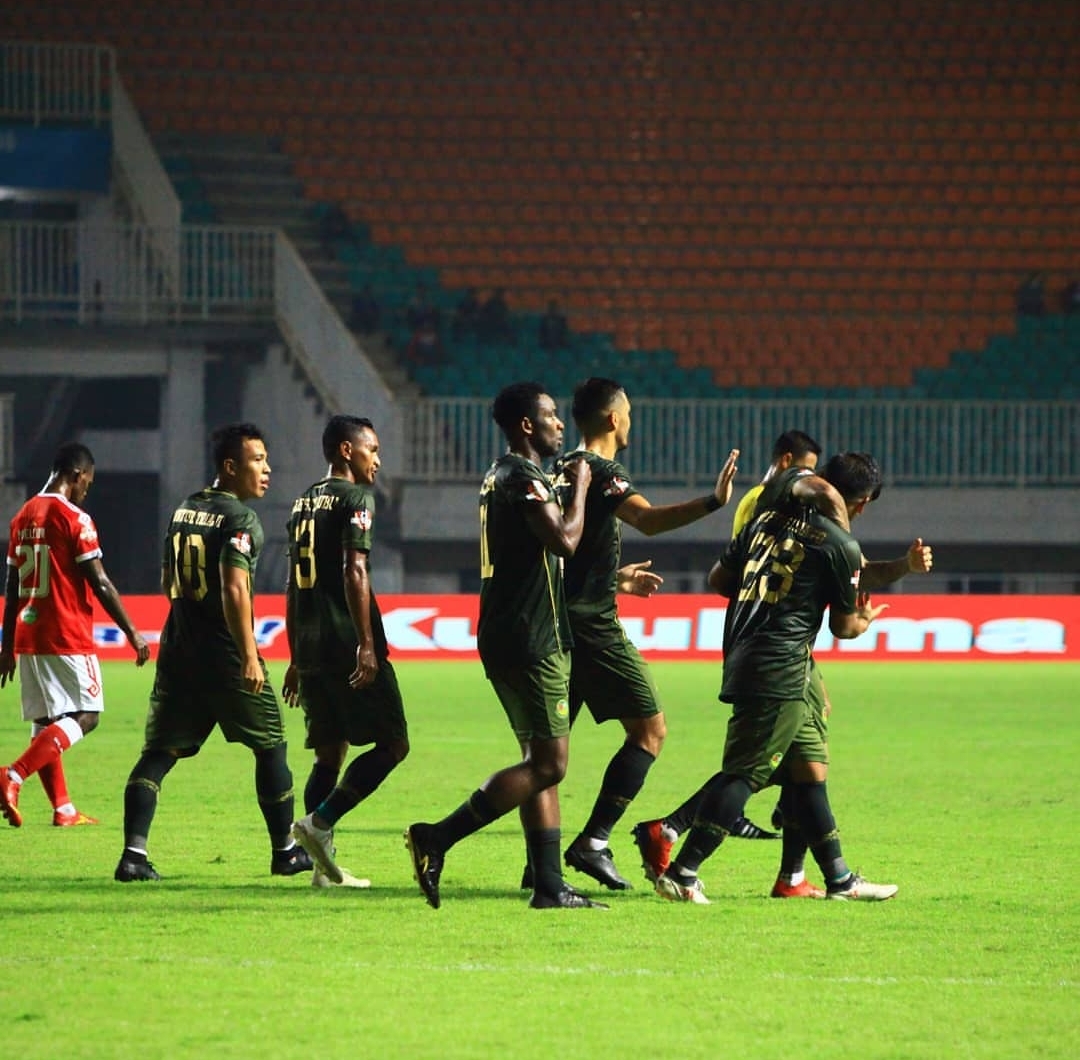 para pemain Tira Persikabo merayakan gol pertama mereka. (Foto: Instagram/@pstni_official)