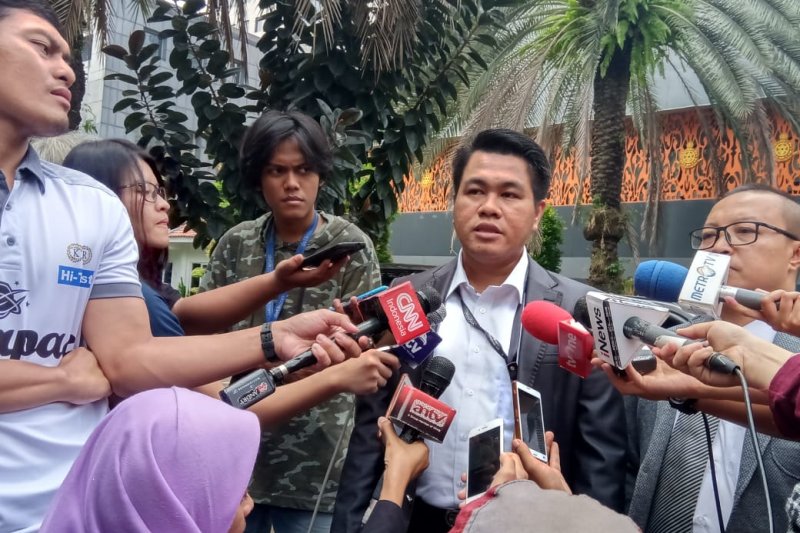Kuasa hukum dokter Ani Hasibuan, Amin Fahrudin, saat ditemui wartawan di Mapolda Metro Jaya, Jakarta, Jumat 17 Mei 2019. (Foto: Antara/Ricky Prayoga)