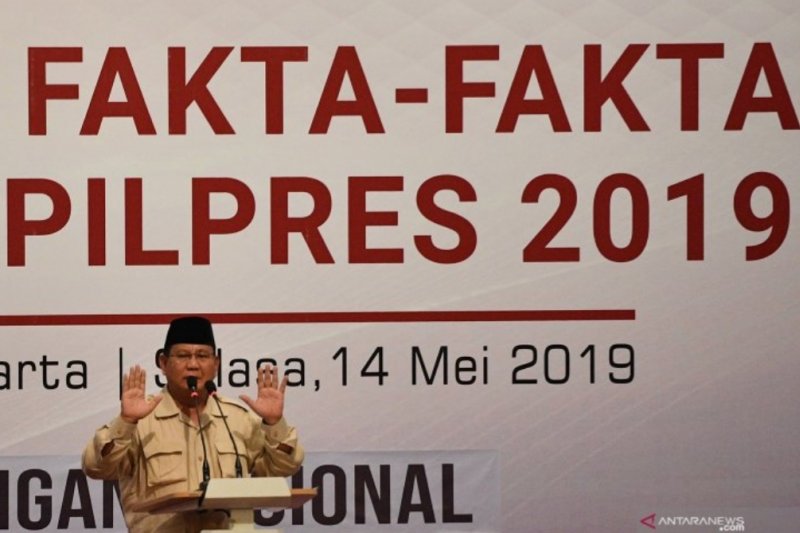 Dokumentasi. Calon presiden nomor urut 02, Prabowo Subianto, saat memberikan sambutan dalam acara Mengungkap Fakta-Fakta Kecurangan Pilpres 2019, yang diadakan Badan Pemenangan Nasional Prabowo Sandi di Jakarta, Selasa (14 Mei 2019. (Foto: Antara/Sigid Kurniawan)