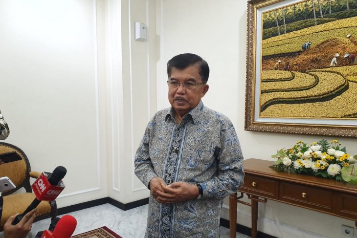 Wakil Presiden Jusuf Kalla memberikan pernyataan pers di Kantor Wapres Jakarta, selasa 21Mei 2019. (Foto: Antara/Fransiska Ninditya)
