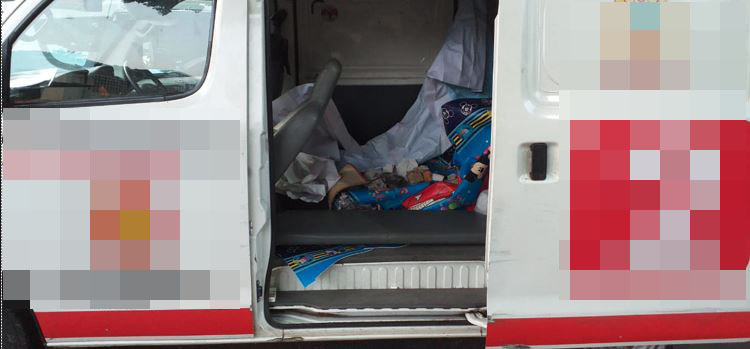 Sebuah ambulans milik parpol disita petugas kepolisian usai kerusuhan 22 Mei.
