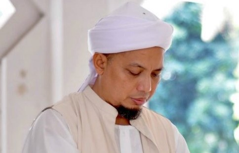 Ustad Arifin Ilham meninggal di usia 49 tahun.
