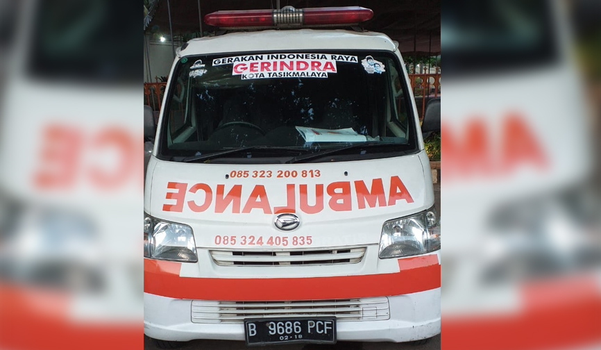 Penampakan ambulans Partai Gerindra di salah satu titik kerusuhan aksi 22 Mei di Jakarta.