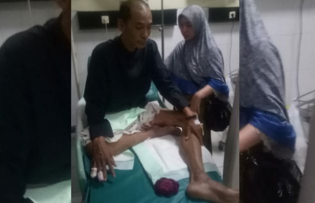 H Muzakkar, korban penembakan misterius yang saat ini drawat di Rumah Sakit Muhammad Zyn, Sampang, Kamis, 23 Mei 2019 malam. (Foto: media madura)