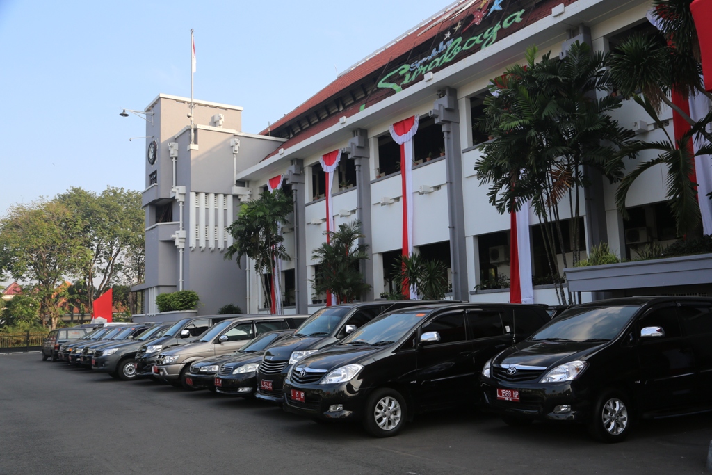 Salah satu titik parkir di halaman depan Balaikota Surabaya. (Foto: dok. Pemkot)