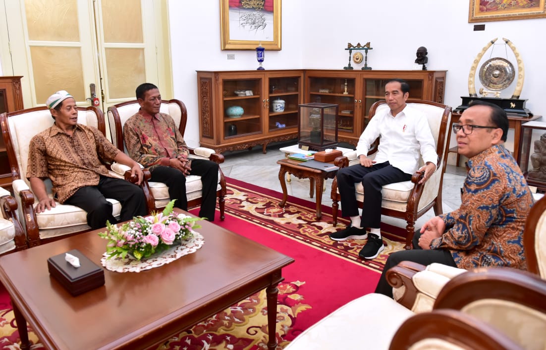 Presiden menerima tamu PKL korban penjarahan aksi 22 Mei, Jumat, 24 Mei 2019 di Istana Merdeka, Jakarta. (Foto: Biro Pers Setpres)
