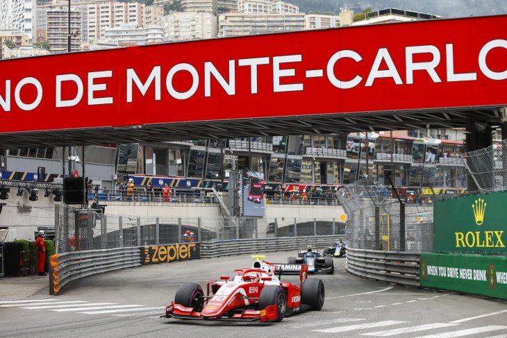 Pebalap Indonesia Sean Gelael memacu kendaraannya pada balapan Formula 2 di Sirkuit Monte Carlo, Monaco, Sabtu 25 Mei 2019. (Foto: dok/antara)