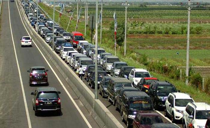 Ilustrasi kemacetan tol pada lebaran tahun lalu. (Foto:Dok.Merdeka)
