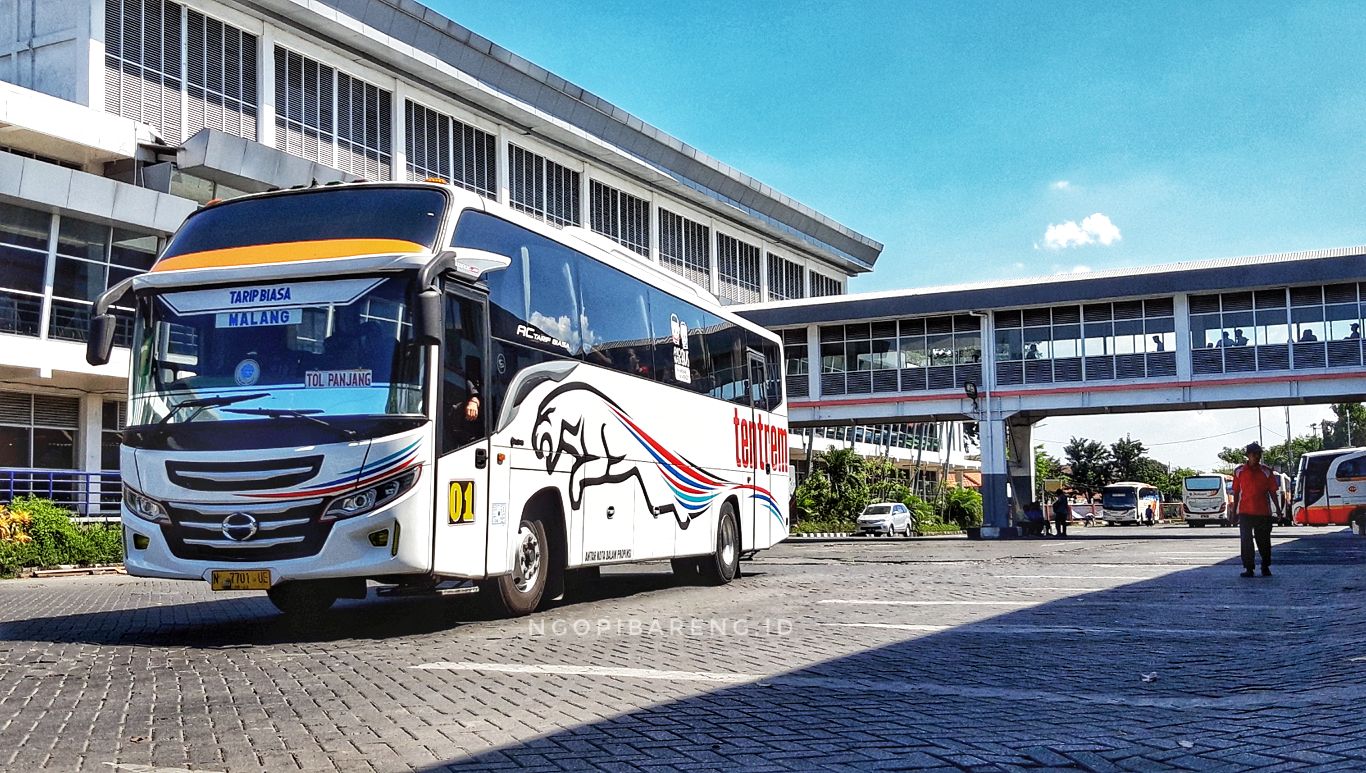 Suasana angkutan Bus di Terminal Purabaya, Senin 27 Mei 2019. (Foto: Haris/ngopibareng.id)