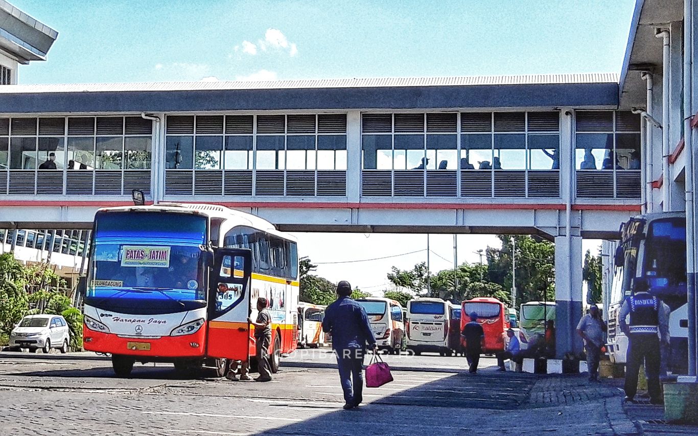 Kondisi terminal Purabaya, Surabaya H-7 Lebaran, Selasa 28 Mei 2019. (Foto: Haris/ngopibareng.id)