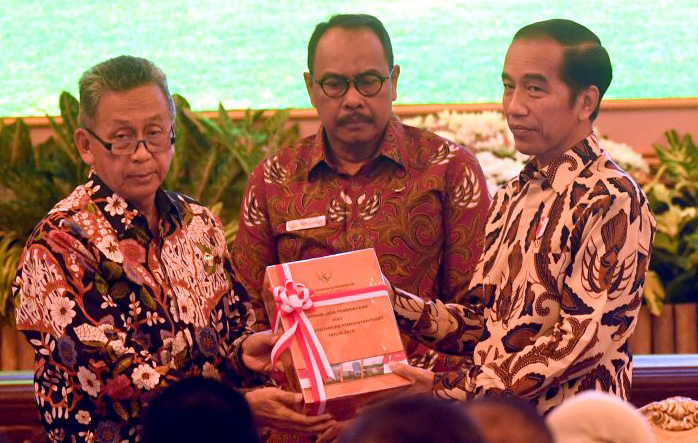 Presiden RI Joko Widodo saat menerima WTP dari BPK. (Foto: Antara)