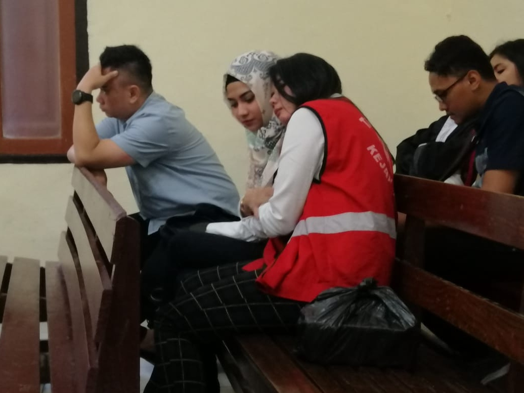 Sidang vonis 3 Muncikari Vanessa Angel, di Pengadilan Negeri Surabaya, Rabu 29 Mei 2019. (Foto: Farid/ngopibareng.id) 
