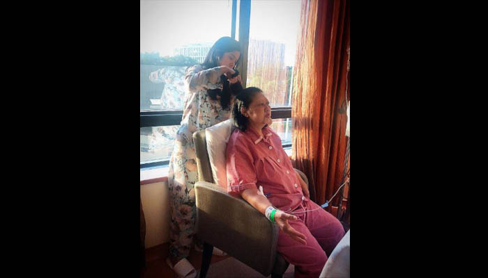 Potret Annisa Pohan setia temani Ani Yudhoyono (Sumber: Instagram/annisayudhoyono)