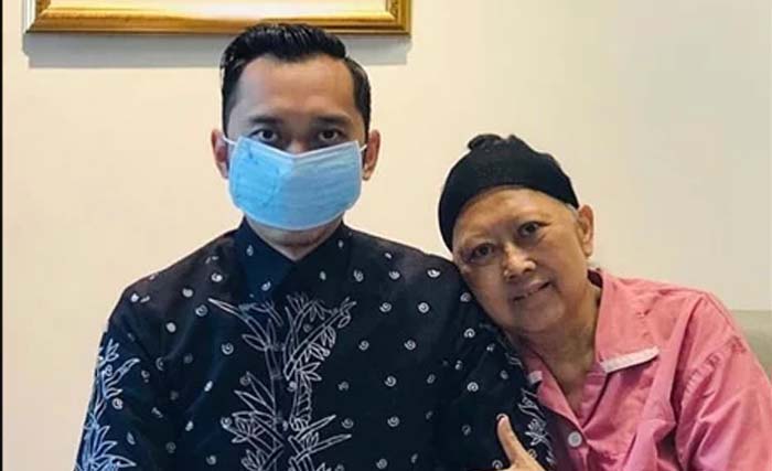 AHY dan Ibunya, di  National University Hospital Singapura. (Footo:Antara)