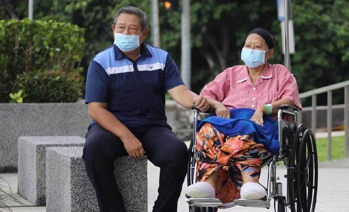 SBY dan Ibu Ani di National University Hospital (NUH) Singapura. (Foto:Antara)