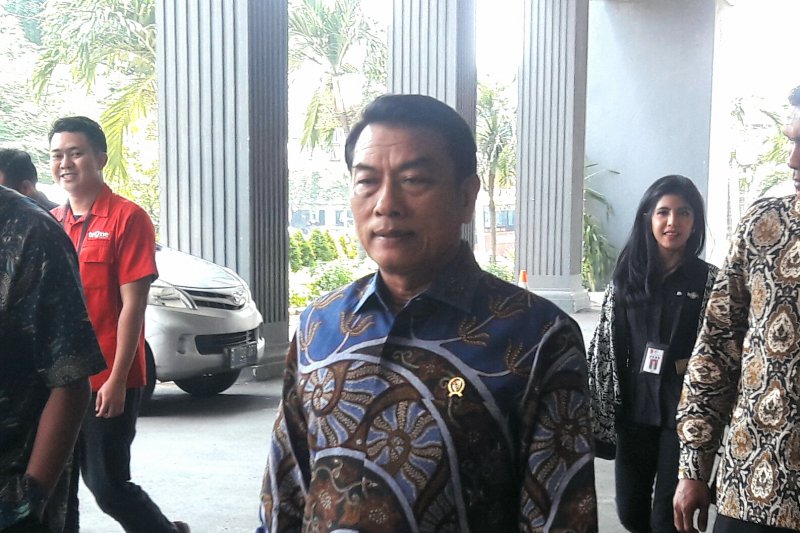 Kepala Kepala Staf Kepresidenan Moeldoko ditemui di Gedung Krida Bhakti, Jakarta usai solat Jumat. (Foto: Antara/Bayu Prasetyo)