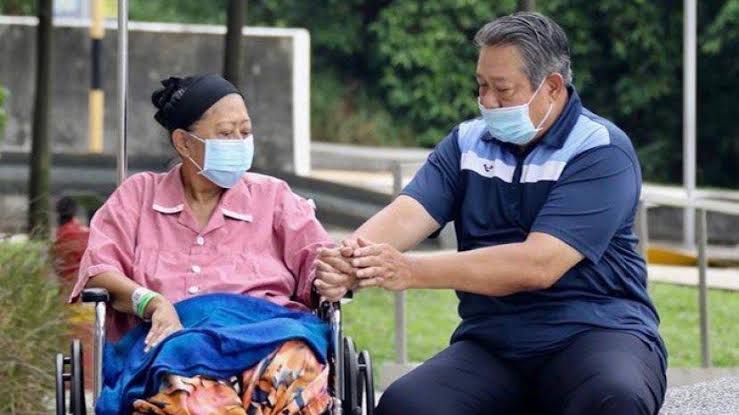 Ani Yudhoyono bersama suami, Susilo Bambang Yudhoyono. (Foto: istimewa)