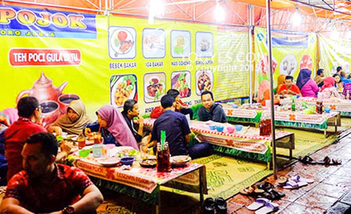 Salah satu warung lesehan di Jl. Malioboro, Yogyakarta. (Foto:Dok.Antara)