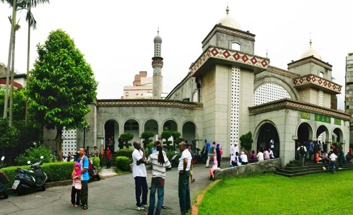 Masjid Agung Taipei di Ibu Kota Taiwan, dipadati jamaah terutama dari Indonesia. (Foto:Antara)