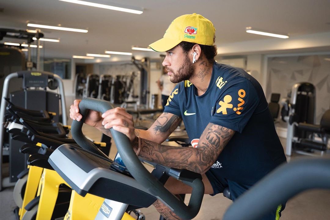 Neymar Jr mengalami cedera ligamen engkel dan harus absen saat Brasil berlaga di Copa America 2019. (Foto: 