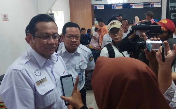 Direktur Utama PT Kereta Api Indonesia (Persero) Edi Sukmoro dalam kunjungannya di Stasiun Madiun, Sabtu, 8 Juni 2019, sore. (Foto: Dok. Daop 7)