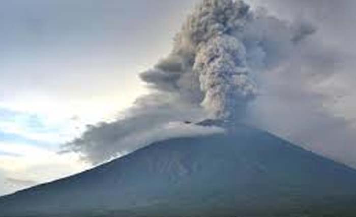 Erupsi Gunung Agung di Bali. (Foto:Antara)