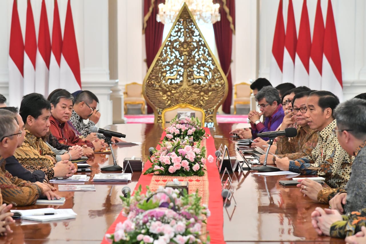 Suasana pertemua antara Presiden Jokowi dengan pengurus Apindo dan Hippindo di Istana Merdeka, Jakarta, Kamis 13 Juni 2019. (Foto: Biro Pers Setpres)