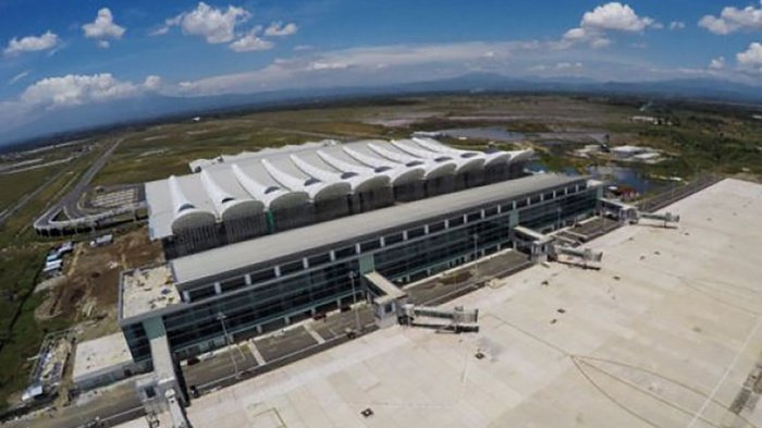  Foto aerial proyek pembangunan Bandara Internasional Jawa Barat (BIJB) di Kertajati, Majalengka, Jawa Barat, Rabu 28 Maret 2018. (Foto: Antara/Raisan Al Farisi)