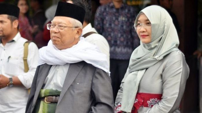 Calon Wakil Presiden 01 Ma'ruf Amin bersama isterinya. (Foto: dok ngopibareng.id)