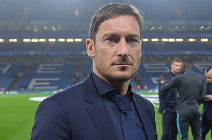 Legenda AS Roma, Francesco Totti, secara resmi mundur dari manajemen klub.