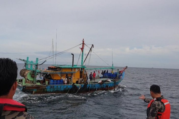 Kapal perikanan asing yang ditangkap petugas KKP, Selasa 18 Juni 2019. (Dokumentasi Kementerian Kelautan dan Perikanan)