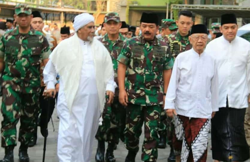 Panglima TNI Marsekal Hadi Tjahjanto silaturahmi ke PP Tebu Ireng Jombang, Kamis, 20 Juni 2019. (Foto: Ant)