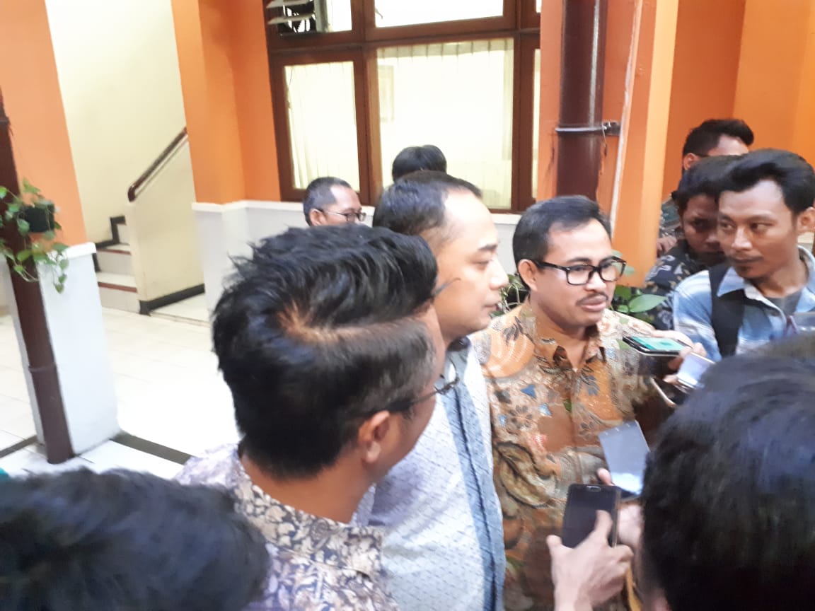 Kadis Pendik Ikhsan memberikan keterangan di Balaikota Surabaya. (Foto: Alief/ngopibareng.id)