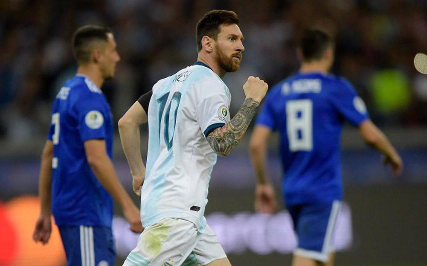 Lionel Messi berambisi memenangkan pertandingan lawan Qatar. (Foto: Twitter/@CopaAmerica) 