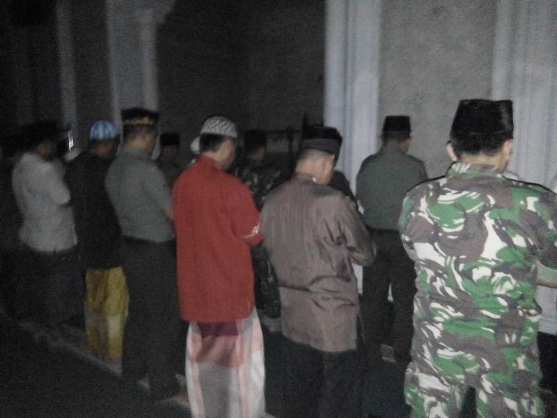 Suasana Shalat Tahajud Di Masjid Al-Mubarok, Prajurit Kulon, Kota Mojokerto  