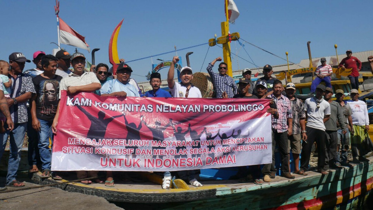 PARA nelayan di Kota Probolinggo saat menggelar aksi damai di Pelabuhan Tanjung Tembaga. (Foto: Istimewa/ngopibareng.id)