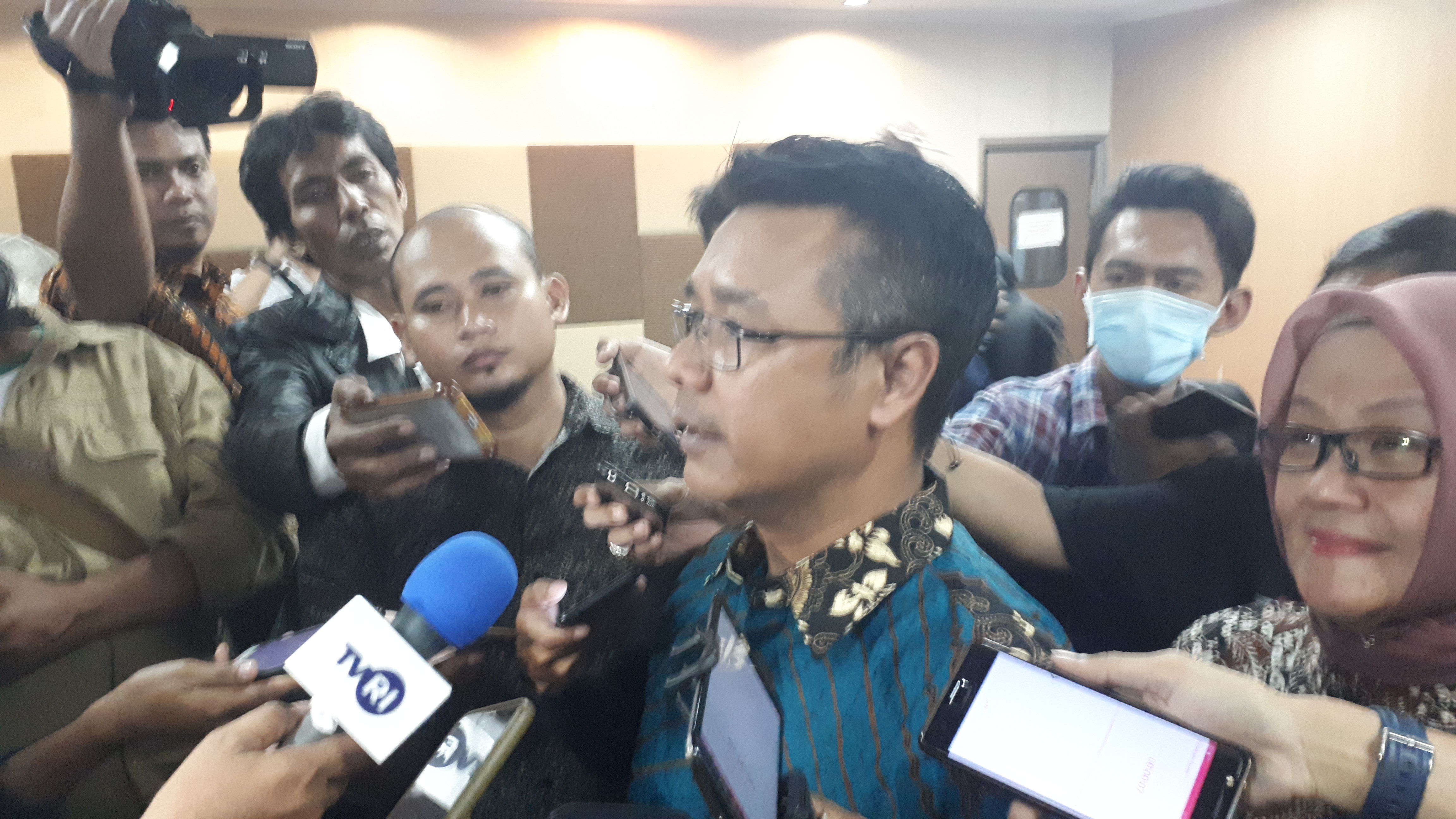 Kabag Humas Pemkot Surabaya, M. Fikser saat memberi keterangan pers. (Foto: Alief/ngopibareng.id)