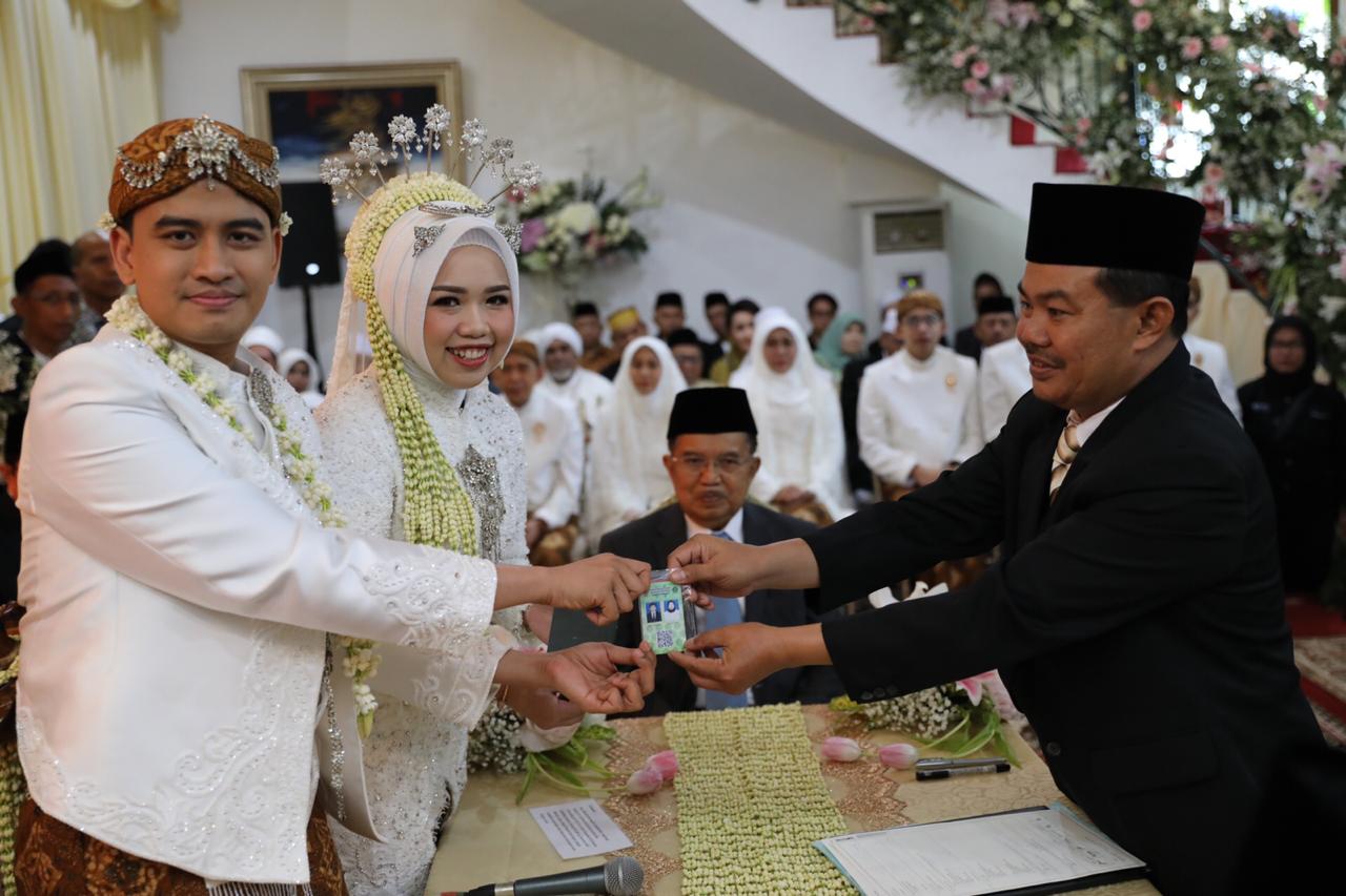 Acara akad nikah putri Gubernur Jatim Khofifah Indar Parawansa, yang disaksikan langsung oleh Wapres RI Jusuf Kalla (JK), Jumat 28 Juni 2019. (Foto: ist/dokumen keluarga)