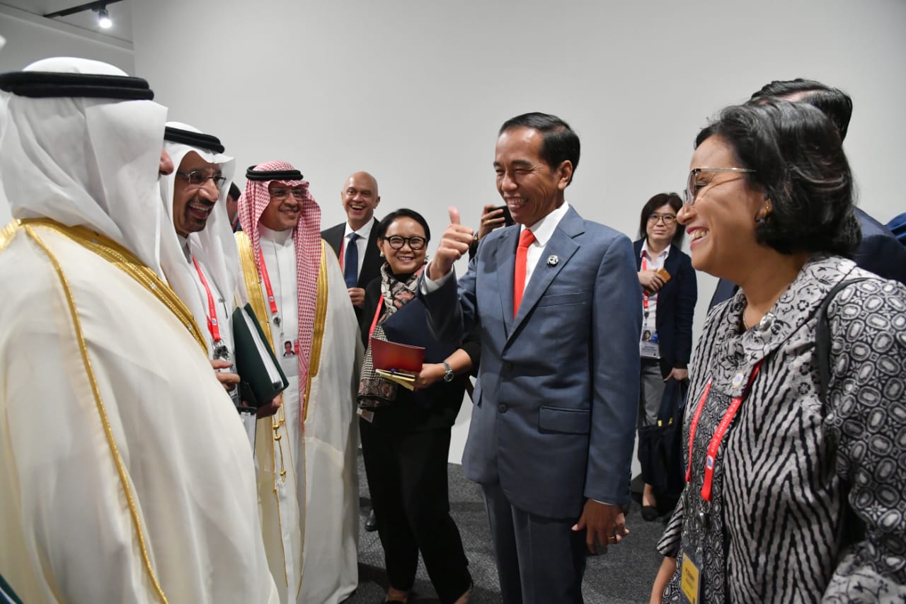 Beberapa mentri Arab Saudi menyampaikan pujian kepada Presiden Jokowi karena Indonesia mempunyai dua menteri perempuan terbaik di dunia, yakni Menteri Keuangan Sri Mulyani dan Menteri Luar Negeri Retno Marsudi. (Foto: Biro Pers Setpres)