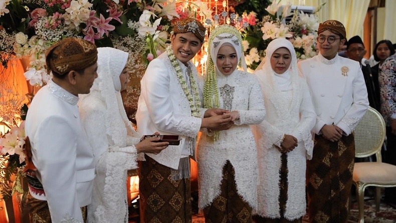 Gubernur Jatim Khofifah Indar Parawansa berhajat mantu putri pertamanya, Patimasang, dipersunting Fadil Wirawan, akad nikah pada Jumat 28 Juni 2019. (foto: ist/ngopibareng.id)