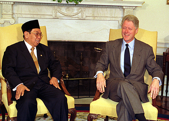 Presiden Abdurrahman Wahid (Gus Dur) bertemu Presiden AS Bill Clinton. (Foto: dok ngopibareng.id)