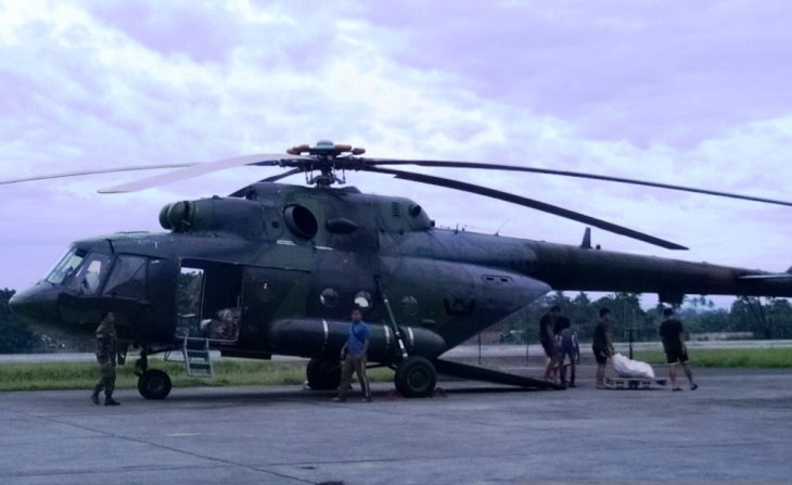 Helikopter milik TNI AD ketika di Base Ops Lanud Silas Papare, Sentani, Kabupaten Jayapura, Papua. (Foto: Antara/lfian Rumagit)