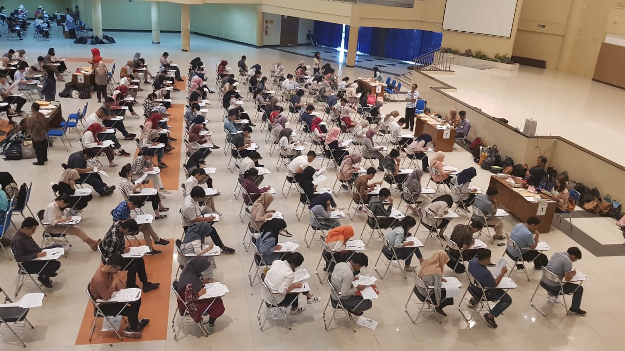 Suasana ujian Mandiri Unair 2019. (Foto: Alief/ngopibareng.id)