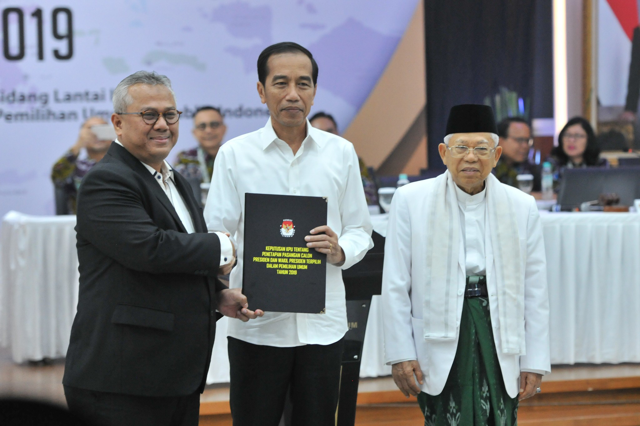 Pasangan Joko Widodo (Jokowi)-Ma'ruf Amin ditetapkan sebagai Presiden dan Wakil Presiden periode 2019-2024 oleh Komisi Pemilihan Umum (KPU), Minggu 30 Juni 2019.