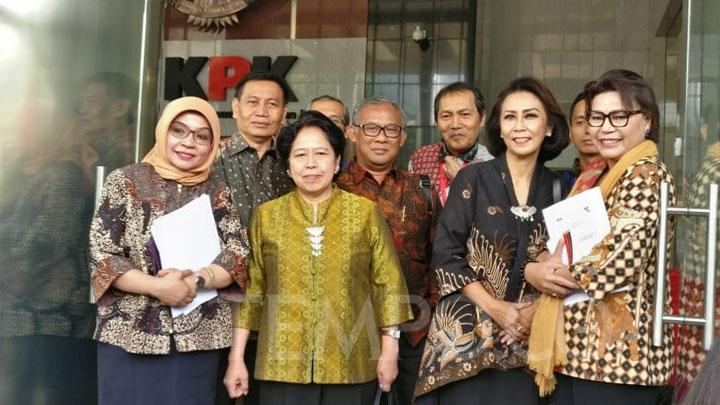 Panitia seleksi calon pemimpin (Pansel Capim) Komisi Pemberantasan Korupsi (KPK) 2019-2023 diketuai Yenti Ganarsih (kedua kanan). (Foto: Antara)