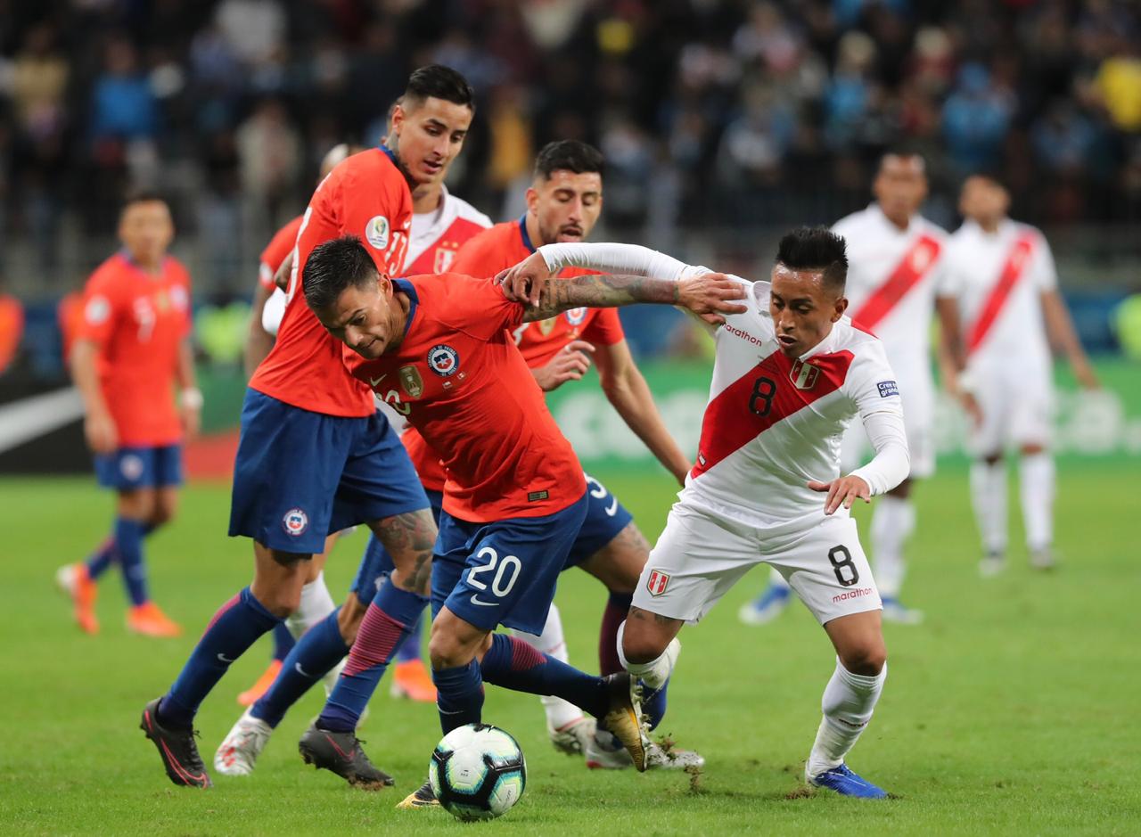 Para pemain Peru membuat Chili tak berdaya di laga semifinal Copa America 2019, Kamis 4 Juli 2019 pagi WIB. (Foto: Twitter/@SeleccionPeru) 